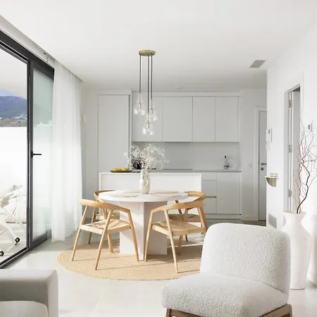 Stylish Luxury With Terrace In Higueron Fuengirola