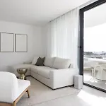 アパート Stylish Luxury With Terrace In Higueron フエンヒロラ