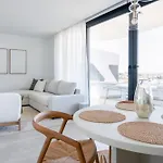 Stylish Luxury With Terrace In Higueron アパート フエンヒロラ