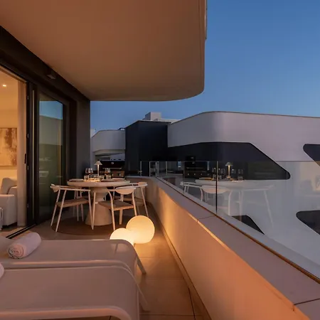 Stylish Luxury With Terrace In Higueron Fuengirola