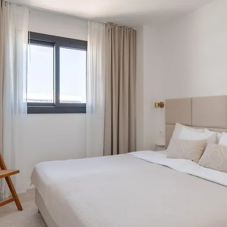 Stylish Luxury With Terrace In Higueron 아파트 *