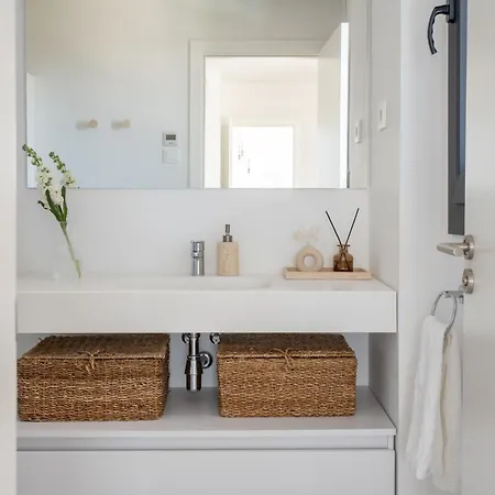 Stylish Luxury With Terrace In Higueron 아파트 푸엔히롤라