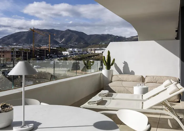 Stylish Luxury With Terrace In Higueron *