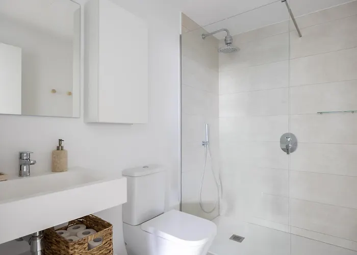 Stylish Luxury With Terrace In Higueron Lägenhet