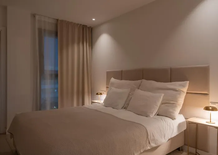 Stylish Luxury With Terrace In Higueron *