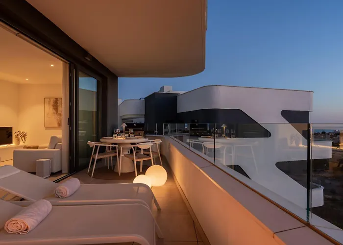 Stylish Luxury With Terrace In Higueron Fuengirola