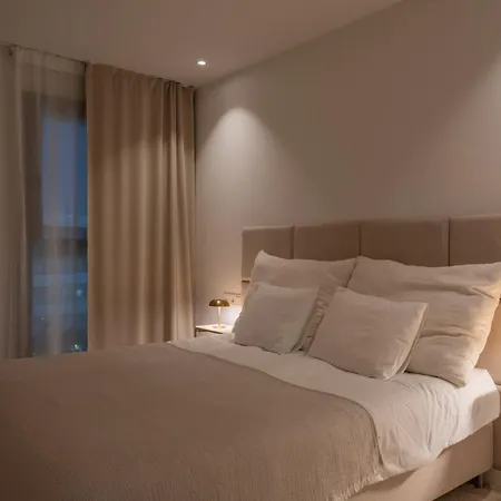 Stylish Luxury With Terrace In Higueron *