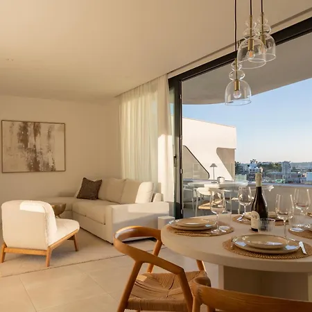 Stylish Luxury With Terrace In Higueron דירה פואנגירולה