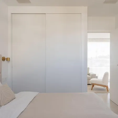 דירה Stylish Luxury With Terrace In Higueron