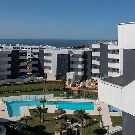 Stylish Luxury With Terrace In Higueron דירה *