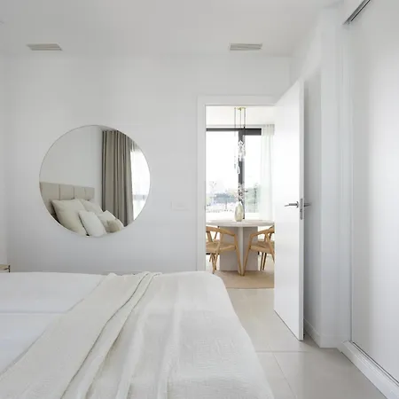 Apartment Stylish Luxury With Terrace In Higueron *